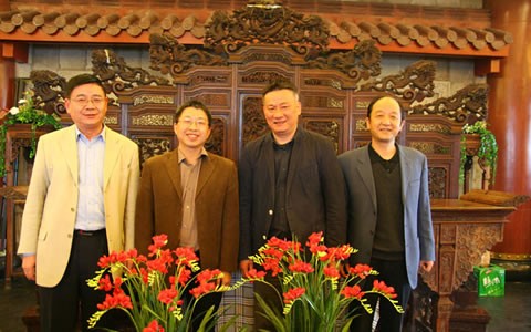 董(dong)凱夫被(bèi)授予杭(hang)州市勞(láo)動模範(fàn)稱号