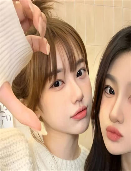 《明月烬红霜》美学价值重构分析：艺术美感与审美特征探讨